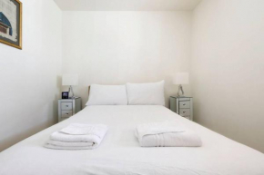 BEAUTIFUL 2 bedroom MEWS HOUSE WITH PARKING BY THE BEACH